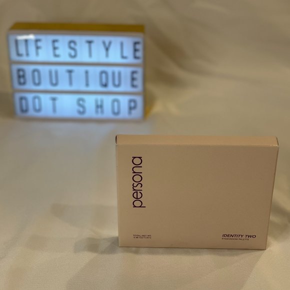 Persona Identity Two Eyeshadow Palette - Picture 1 of 7